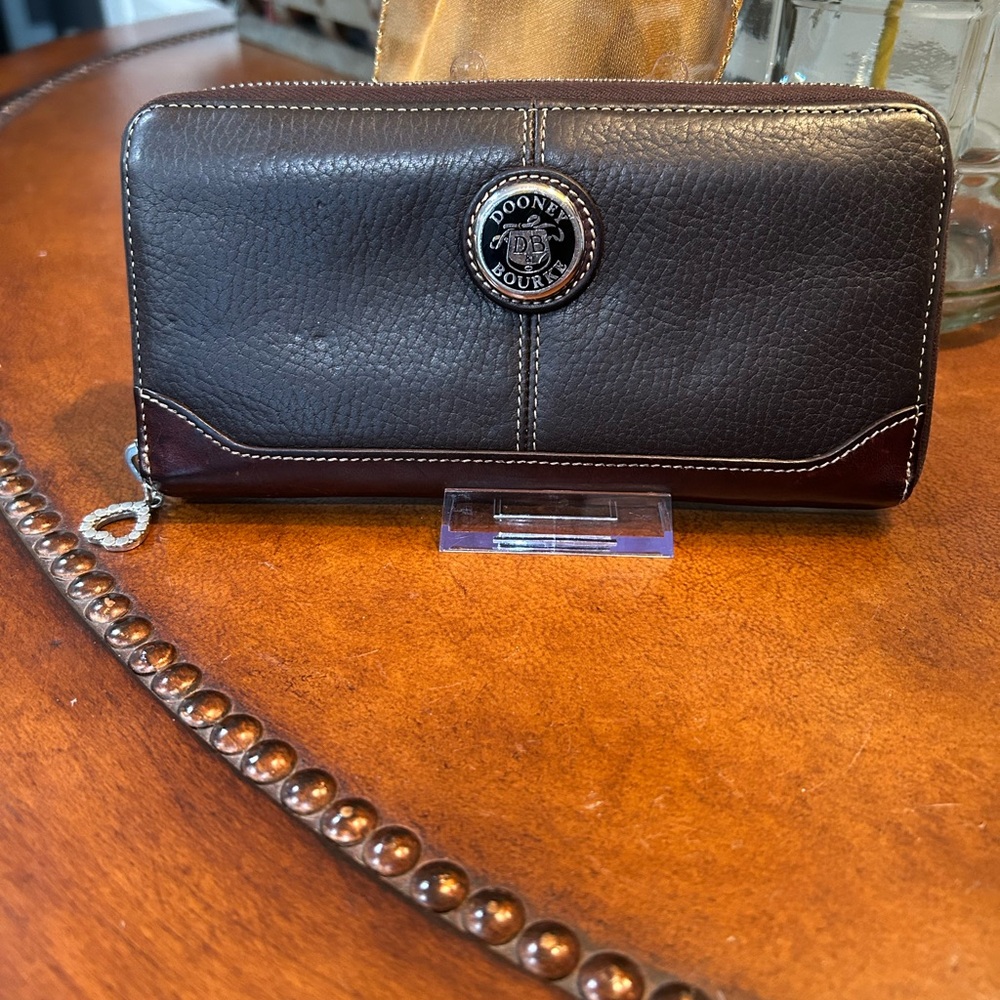 Dooney & Bourke Brown Leather Wallet 7.5x4